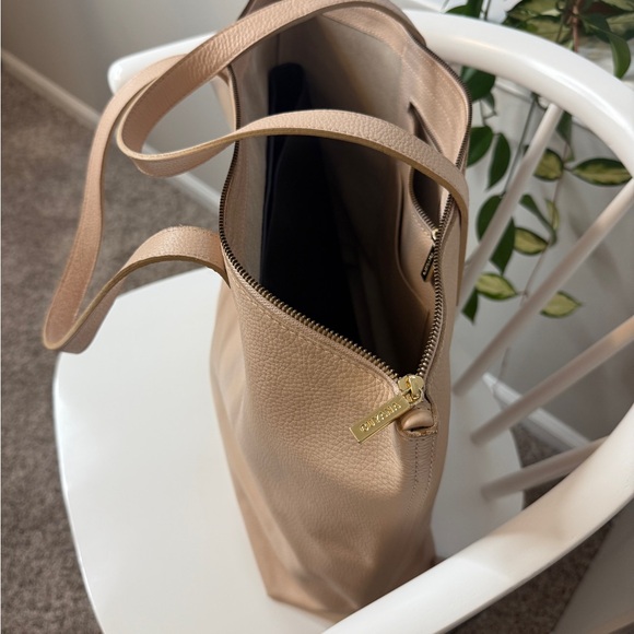 CUYANA Leather Blush Beige Tote Bag WITH INSERT - Picture 4 of 12